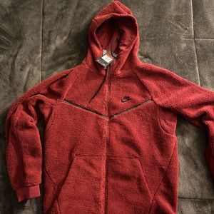 NIKE Windrunner Sherpa